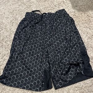 Xersion Black Hexagon Pattern Shorts